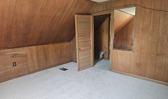 2 Jeffrey Ln, Albany, NY 12211