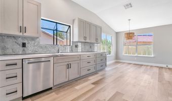 5121 Burr Oak Dr, Las Vegas, NV 89130