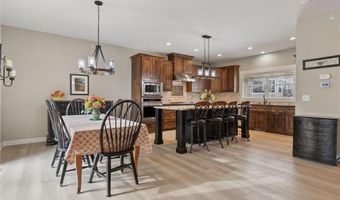 15653 Cobblestone Lake Pkwy, Apple Valley, MN 55124