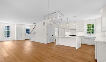 75 Bridge St, Newport, RI 02840