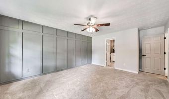 4929 Willow Crk, Woodstock, GA 30188
