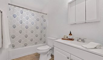 514 57th St NW, Albuquerque, NM 87105