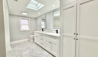 40 E Pasadena Pl, Bridgeport, CT 06610