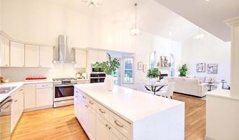 6 Grandstand Dr, Lincoln, RI 02865