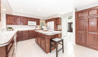 5521 Lohr Lake Dr, Ann Arbor, MI 48108