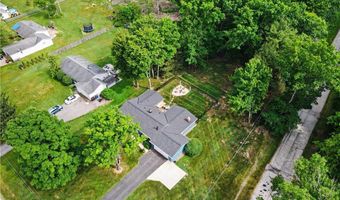 1223 Aurora Hill Dr, Aurora, OH 44202