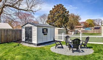 7 Court Ave, Barrington, RI 02806