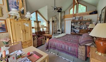 10 Badger Hollow Rd, Cascade, ID 83611