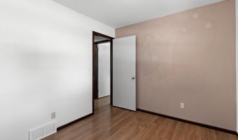 1513 E PLAZA Dr, Appleton, WI 54915