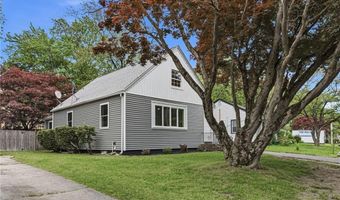 8 Angela Ct, North Providence, RI 02904