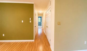 32 W Sylvan Dr, Allen, PA 18067