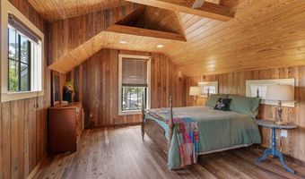 25 17th St, Apalachicola, FL 32320