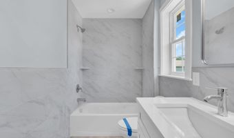 443 Western Blvd, Bayville, NJ 08721
