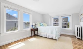 10 Eustis Ave, Newport, RI 02840