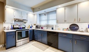 31 FULTON St, Akron, PA 17501