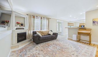 38 Mary Carroll St, Auburn, ME 04210