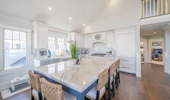 199 11th St, Avalon, NJ 08202