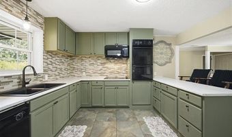 696 N Hickory St, Atoka, OK 74525