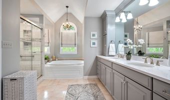 114 Golfview Dr, Adams Twp., PA 15044