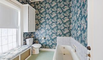 709 E 12th St, Baxter Springs, KS 66713