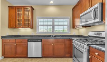 2950 Hunley Dr, Ann Arbor, MI 48105
