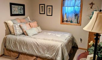 1899 Eisenhower Cir, Aberdeen, SD 57401