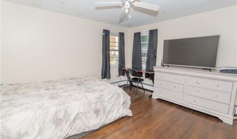 2 Ash Ln, North Providence, RI 02911