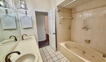 906 CHIPAWAY Dr, Apollo Beach, FL 33572