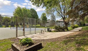 1432 Arden View Dr, Arden Hills, MN 55112