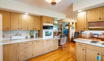511 N Cherry Ave, Bridgewater, SD 57319