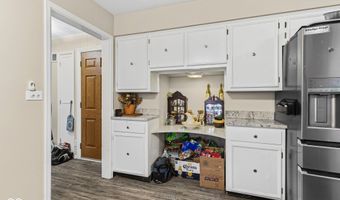 34 Colony Rd, Anderson, IN 46011