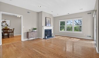 33 Four Oaks Rd, Bedminster, NJ 07921