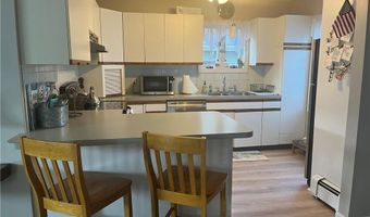 31 Franklin St 2, Newport, RI 02840