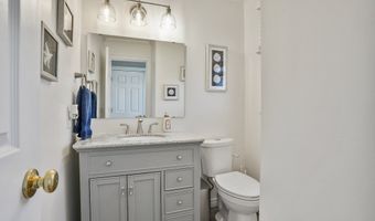 53 Clearview Dr, Brookfield, CT 06804