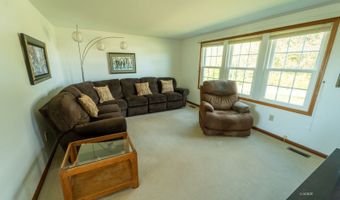 7533 Selby Rd, Athens, OH 45701