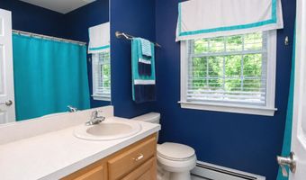 4 Rockledge Ln, Canton, CT 06019
