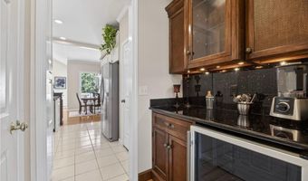 25 Southern View Dr, Narragansett, RI 02882