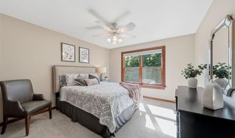 522 Arbor Meadow Dr, Ballwin, MO 63021