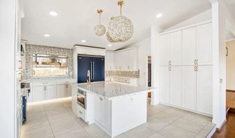 4143 Sunnyhill Dr, Carlsbad, CA 92008