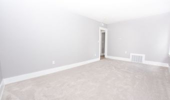 6 Crescent St, Ansonia, CT 06401
