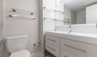 200 N PICKETT St 311, Alexandria, VA 22304