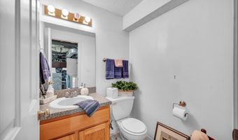 21 Lakeview Dr, Branford, CT 06405