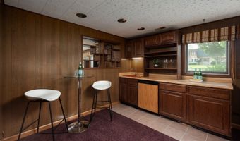 838 S Michigan Ave, Addison, IL 60101