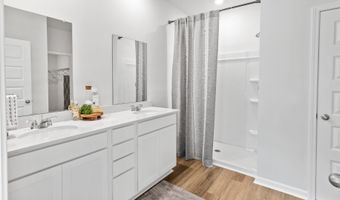 1264 EIDSON St, Athens, AL 35611
