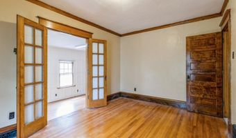 615 Kellogg Ave, Ames, IA 50010