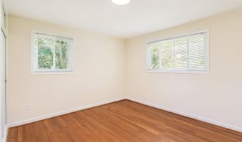 6049 AVON Dr, Bethesda, MD 20814