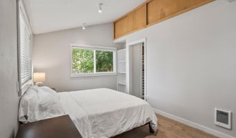 742 SE Sun Ln, Bend, OR 97702