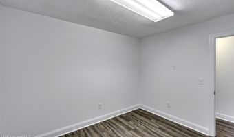 1041 Lake Vlg, Brandon, MS 39047