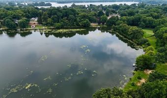 42037 N Old Lake Ave, Antioch, IL 60002