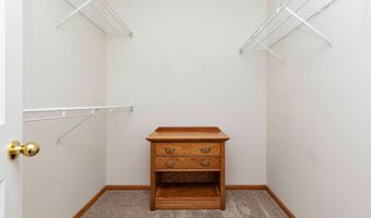 1102 9th Ave SE, Altoona, IA 50009